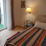 Western Bellevue Au 4*