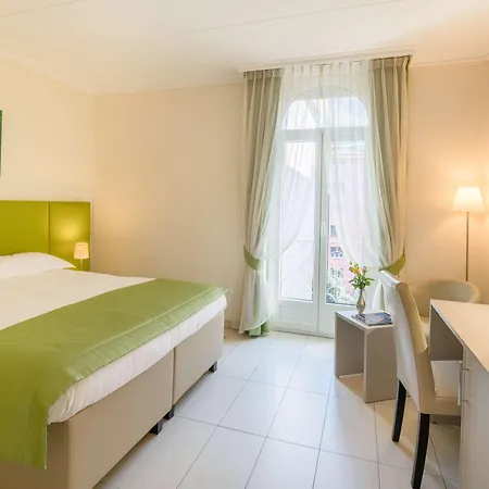 Western Bellevue Au 4*