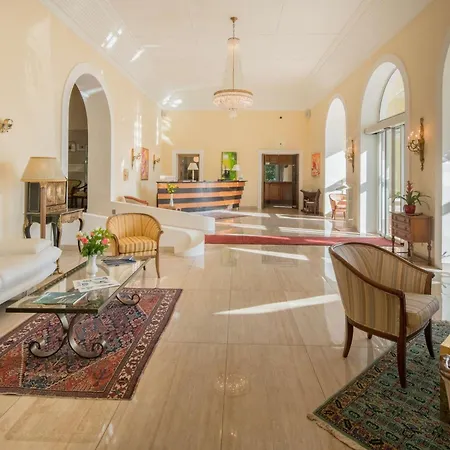 Western Bellevue Au Отель 4*