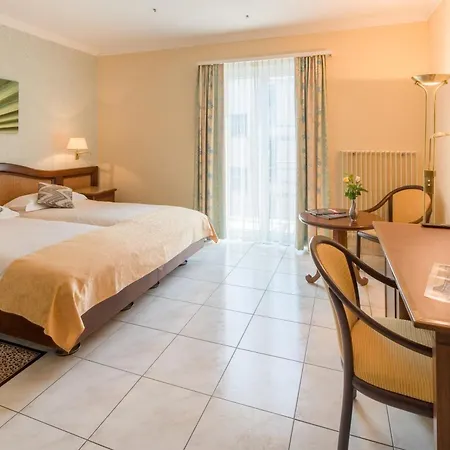 Western Bellevue Au Отель 4*