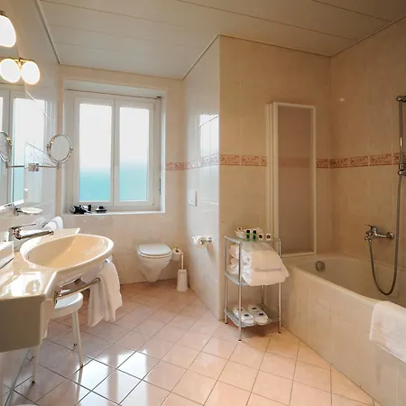 Western Bellevue Au 4*