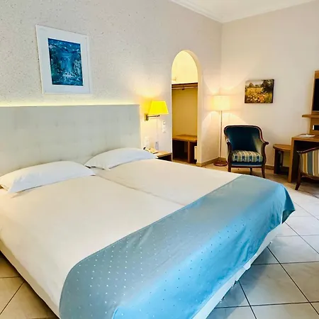 Western Bellevue Au Отель 4*