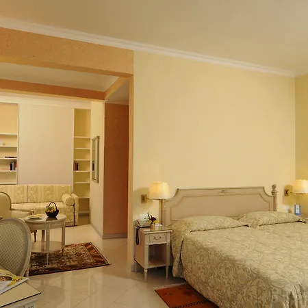 Western Bellevue Au Отель 4*