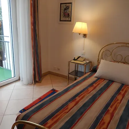 Western Bellevue Au 4*