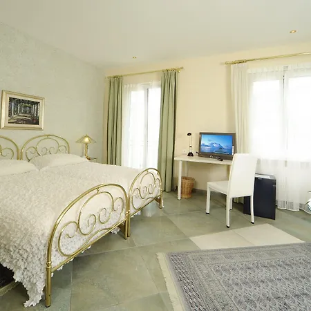 Western Bellevue Au Отель 4*