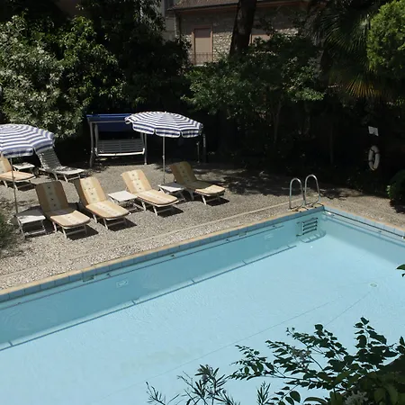 Western Bellevue Au 4*