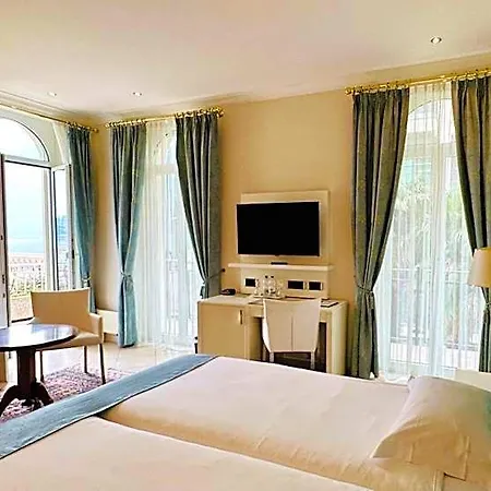 Western Bellevue Au 4*