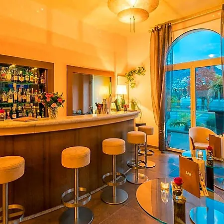 Western Bellevue Au 4*