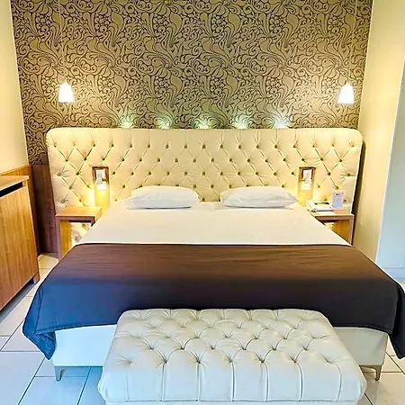 Western Bellevue Au Отель 4*