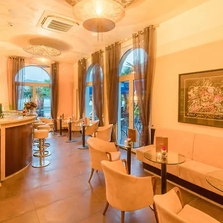 Отель Western Bellevue Au 4*