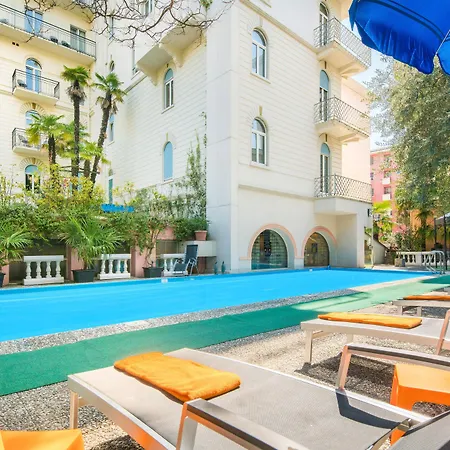 Western Bellevue Au 4*