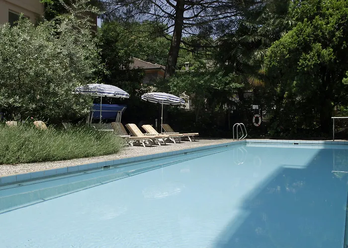 Western Bellevue Au 4*