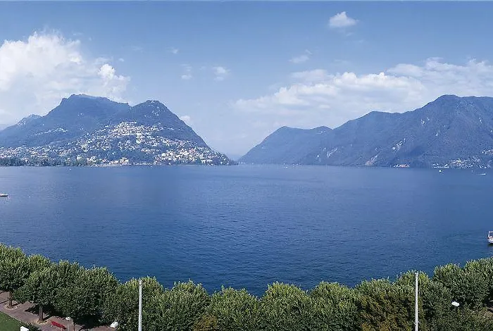 Western Bellevue Au 4*