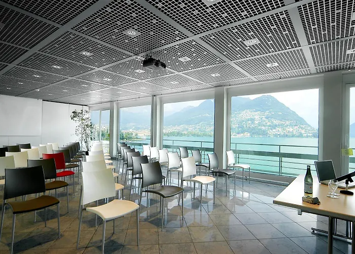 Western Bellevue Au 4*