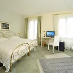 Western Bellevue Au Отель 4*