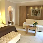 Western Bellevue Au 4*
