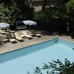 Western Bellevue Au 4*